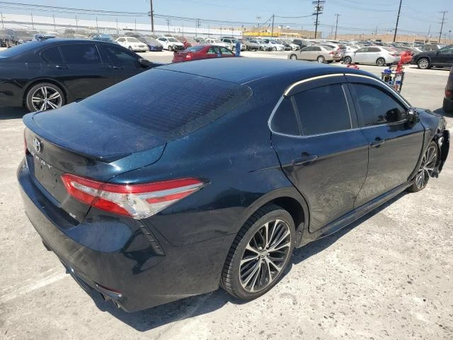 Photo 2 VIN: 4T1B11HK1JU627085 - TOYOTA CAMRY L 