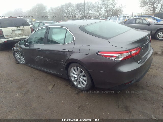 Photo 2 VIN: 4T1B11HK1JU633064 - TOYOTA CAMRY 