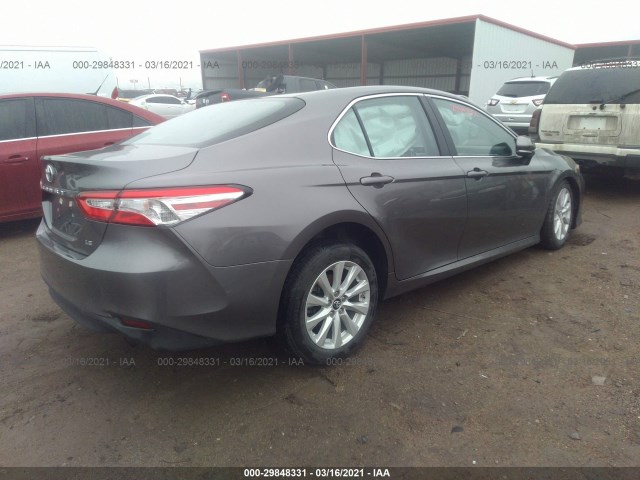 Photo 3 VIN: 4T1B11HK1JU633064 - TOYOTA CAMRY 