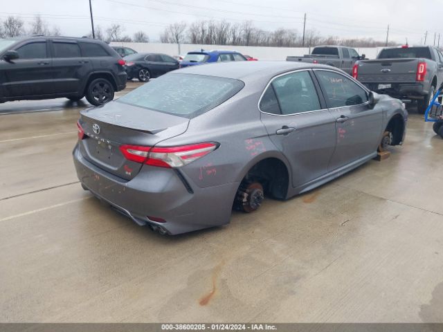 Photo 3 VIN: 4T1B11HK1JU634148 - TOYOTA CAMRY 