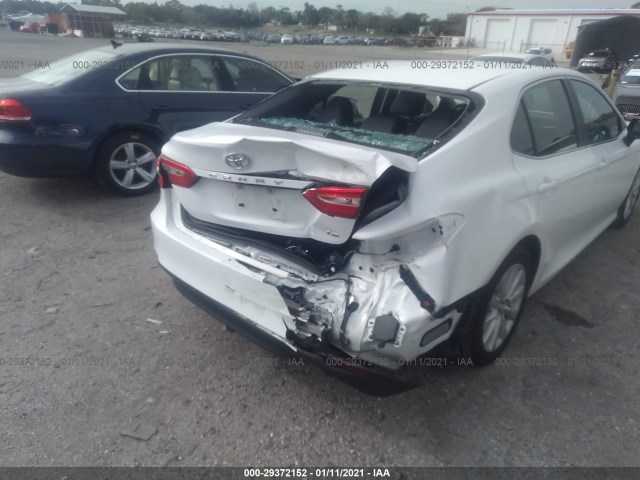 Photo 5 VIN: 4T1B11HK1JU635798 - TOYOTA CAMRY 