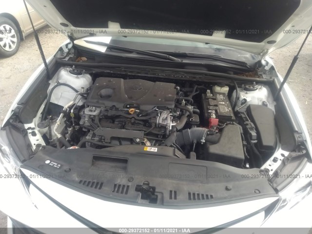 Photo 9 VIN: 4T1B11HK1JU635798 - TOYOTA CAMRY 