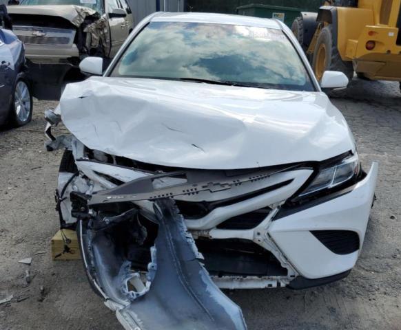 Photo 4 VIN: 4T1B11HK1JU637910 - TOYOTA CAMRY 