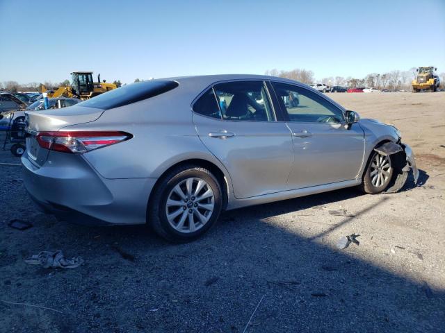 Photo 2 VIN: 4T1B11HK1JU638622 - TOYOTA CAMRY 