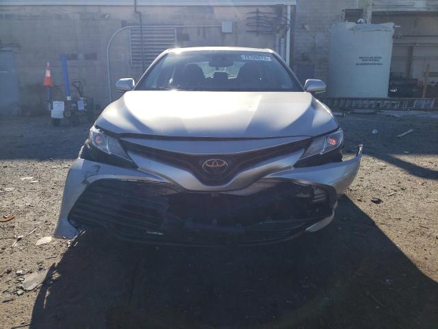 Photo 4 VIN: 4T1B11HK1JU638622 - TOYOTA CAMRY 