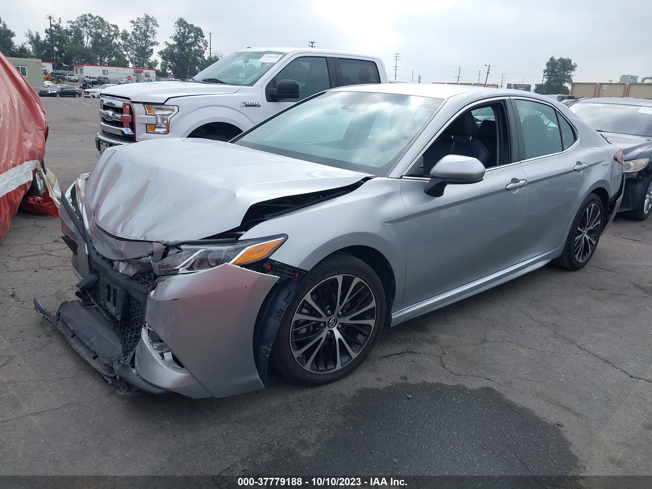 Photo 1 VIN: 4T1B11HK1JU643965 - TOYOTA CAMRY 