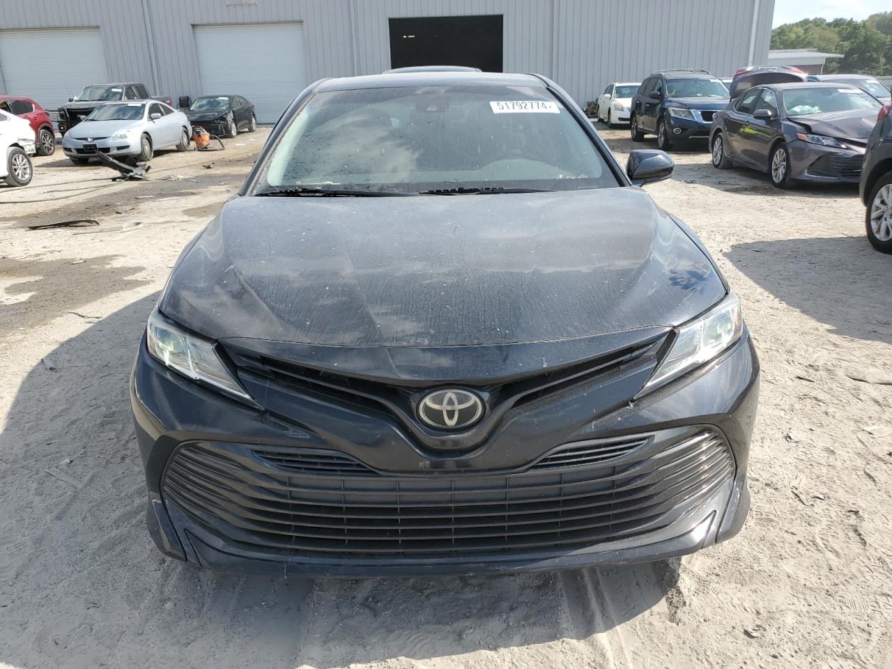 Photo 4 VIN: 4T1B11HK1JU656070 - TOYOTA CAMRY 