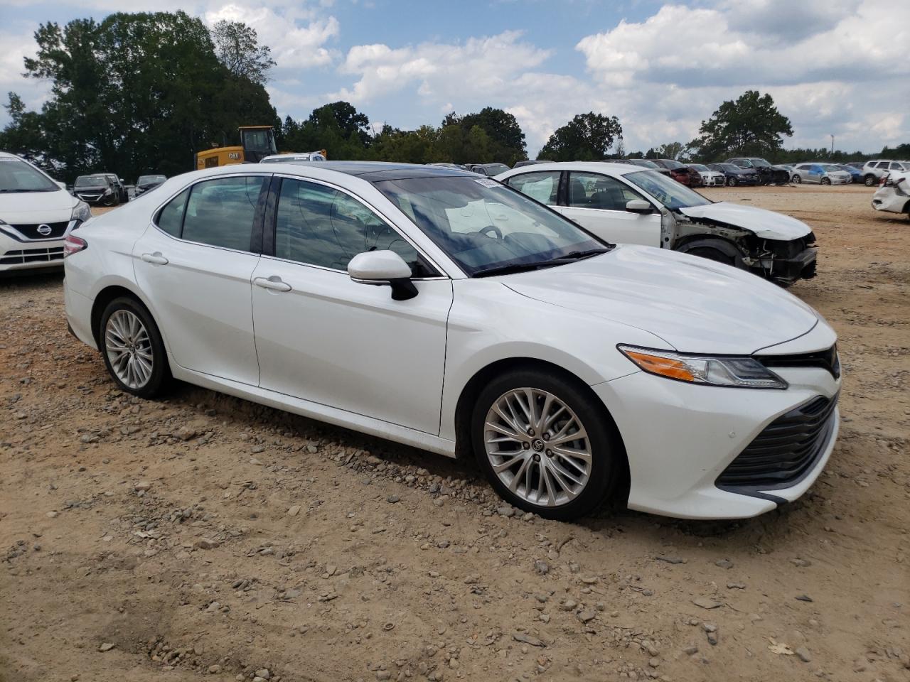 Photo 3 VIN: 4T1B11HK1JU672544 - TOYOTA CAMRY 