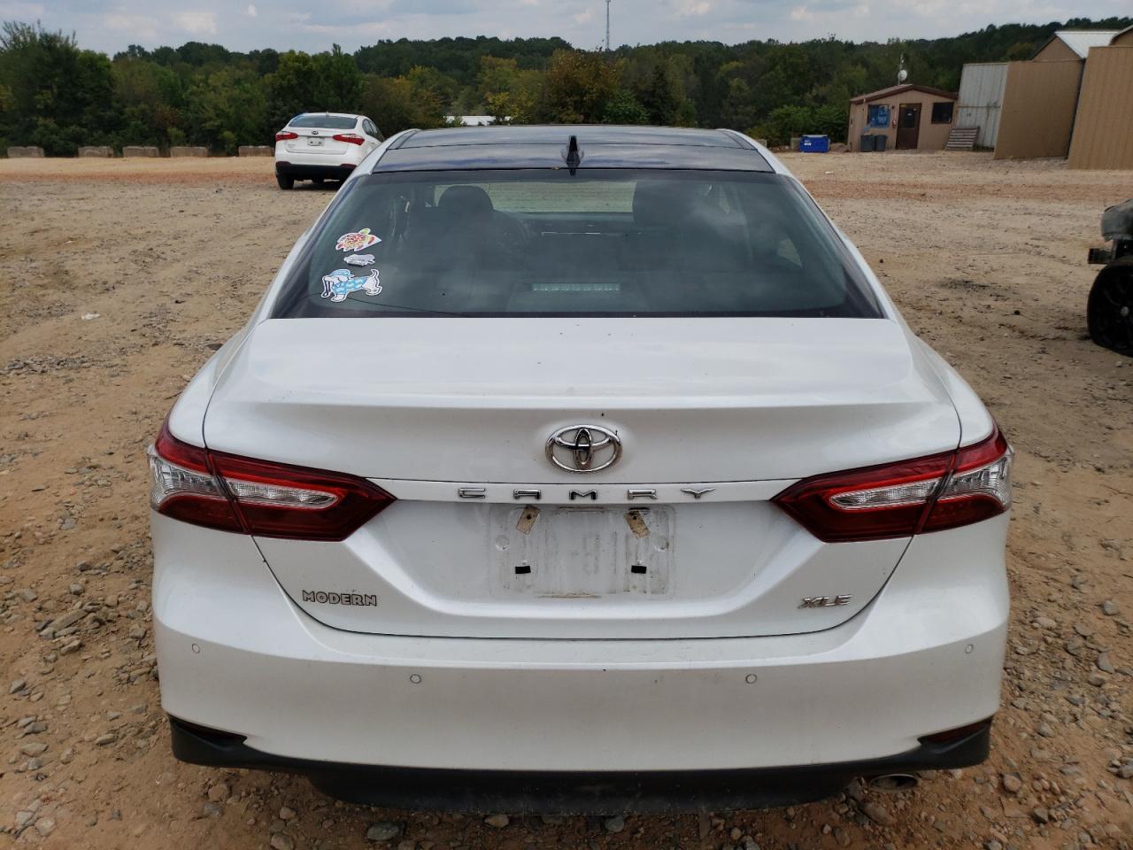 Photo 5 VIN: 4T1B11HK1JU672544 - TOYOTA CAMRY 