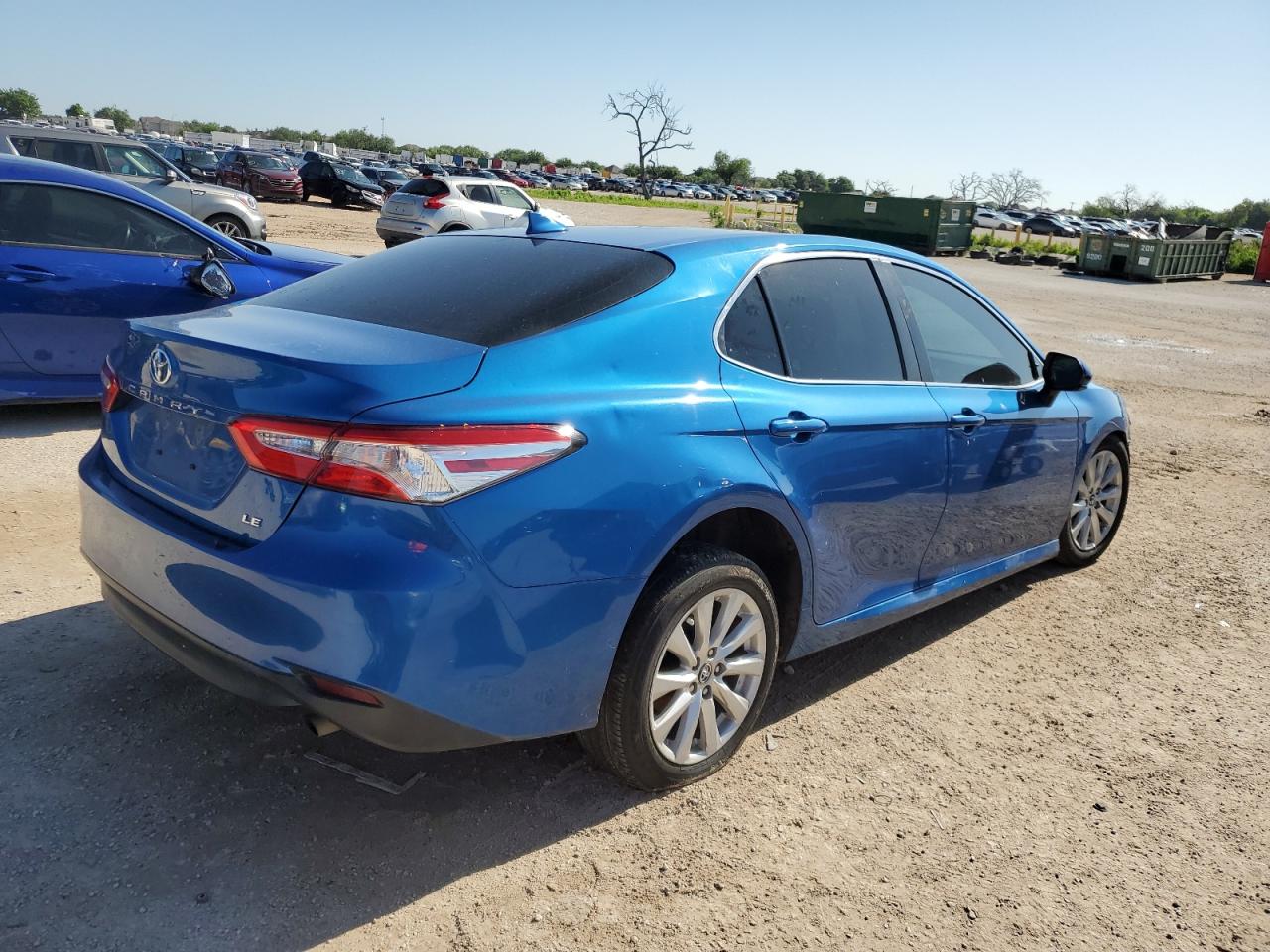 Photo 2 VIN: 4T1B11HK1KU181621 - TOYOTA CAMRY 