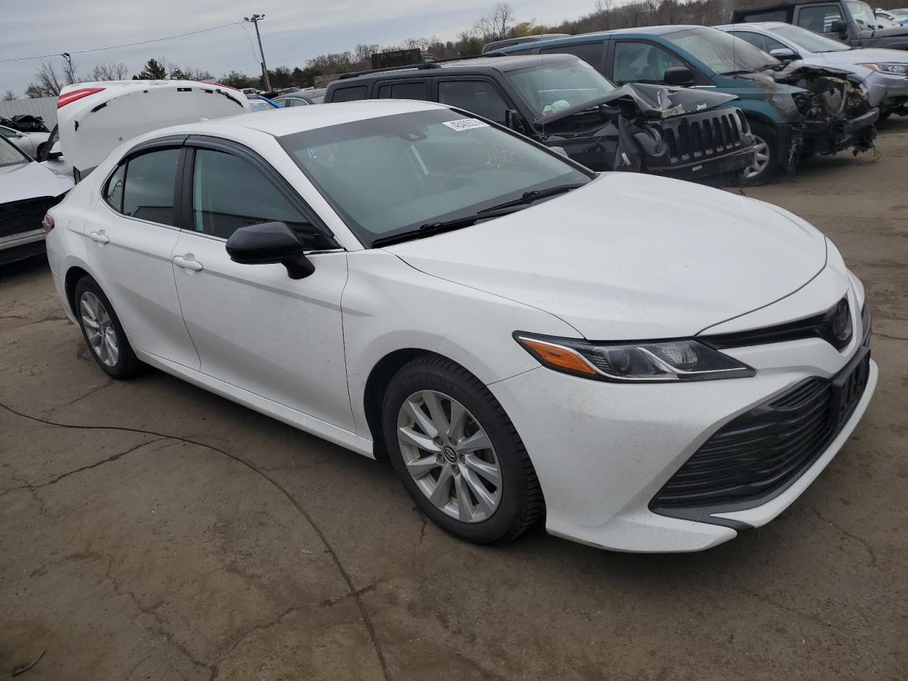 Photo 3 VIN: 4T1B11HK1KU680595 - TOYOTA CAMRY 