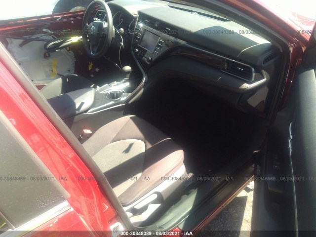 Photo 4 VIN: 4T1B11HK1KU699549 - TOYOTA CAMRY 