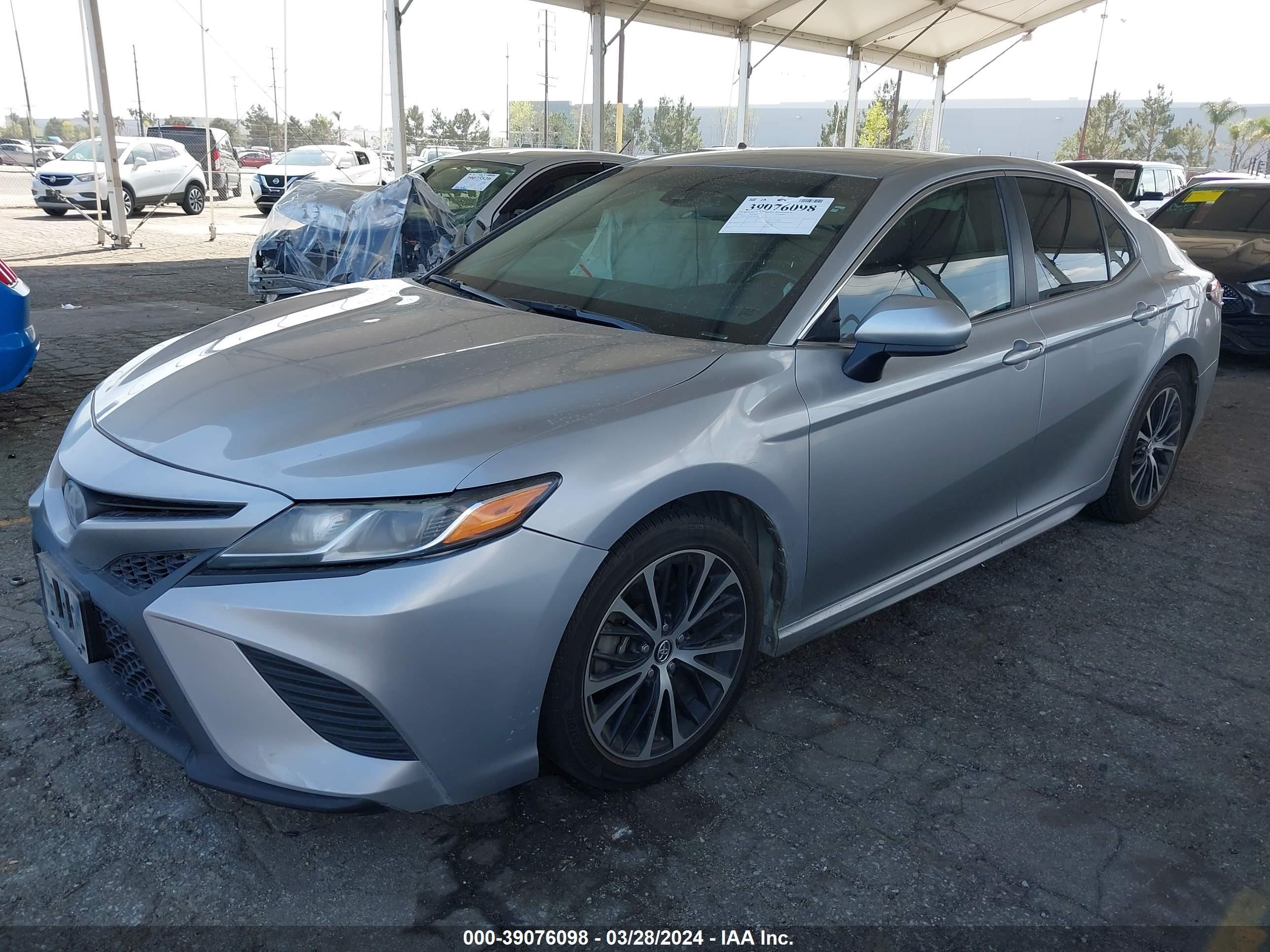 Photo 1 VIN: 4T1B11HK1KU743288 - TOYOTA CAMRY 