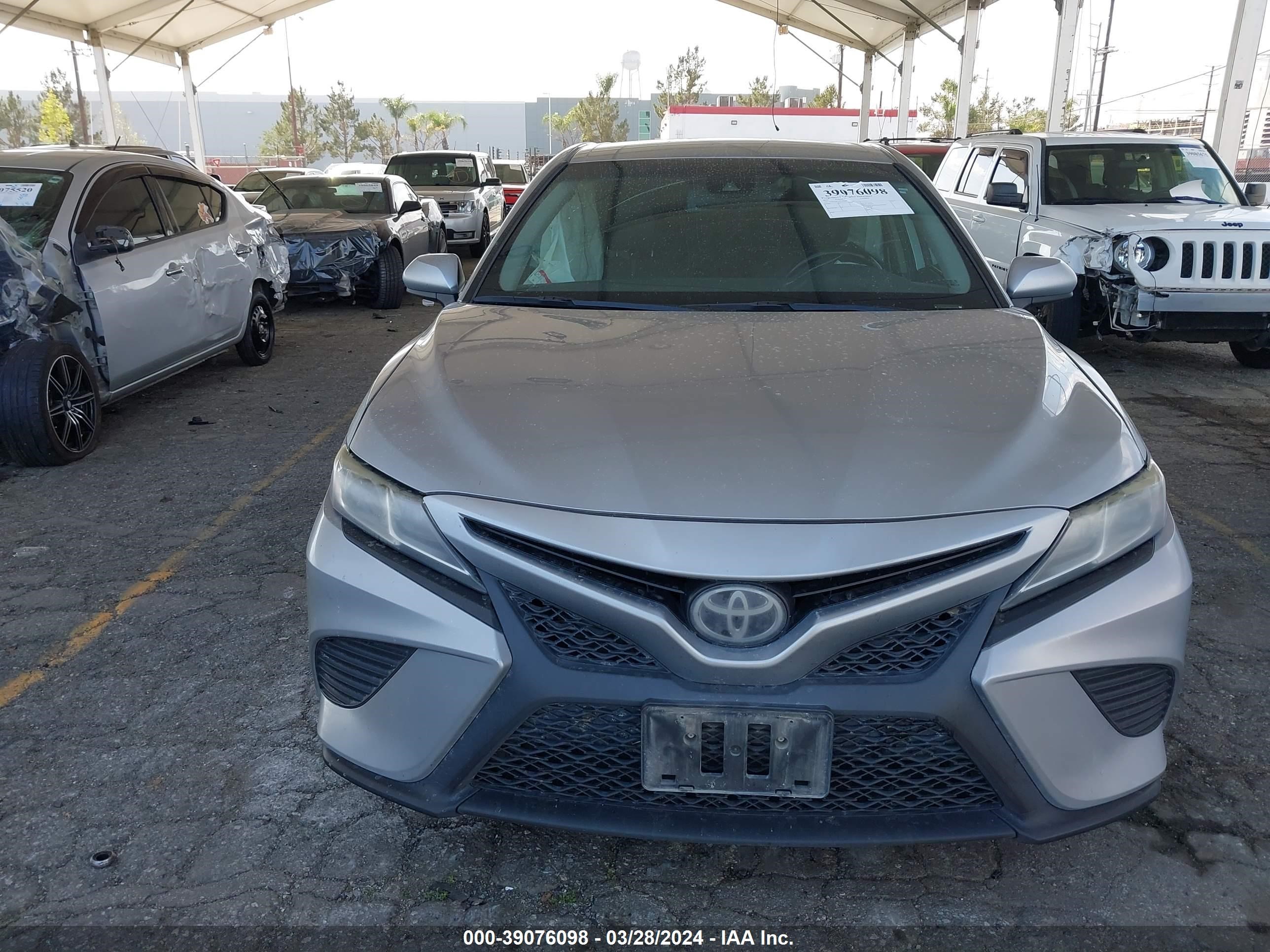 Photo 11 VIN: 4T1B11HK1KU743288 - TOYOTA CAMRY 