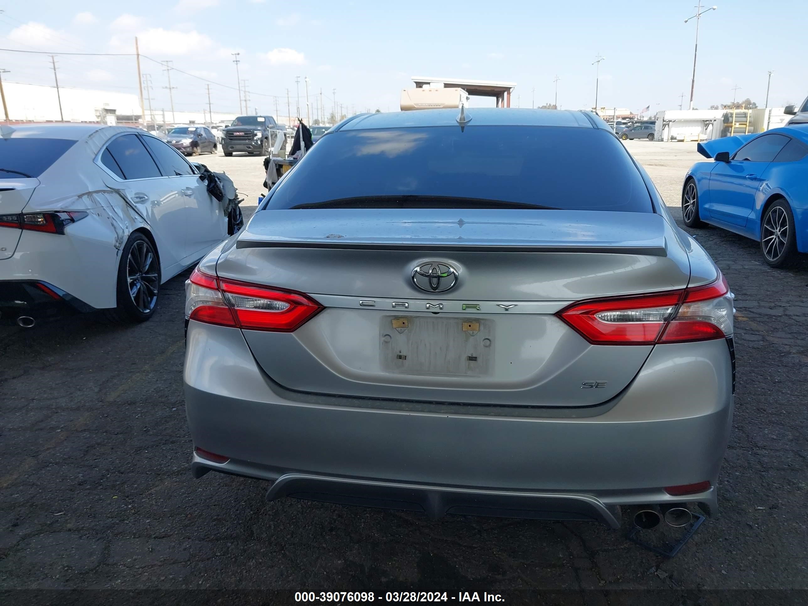 Photo 15 VIN: 4T1B11HK1KU743288 - TOYOTA CAMRY 