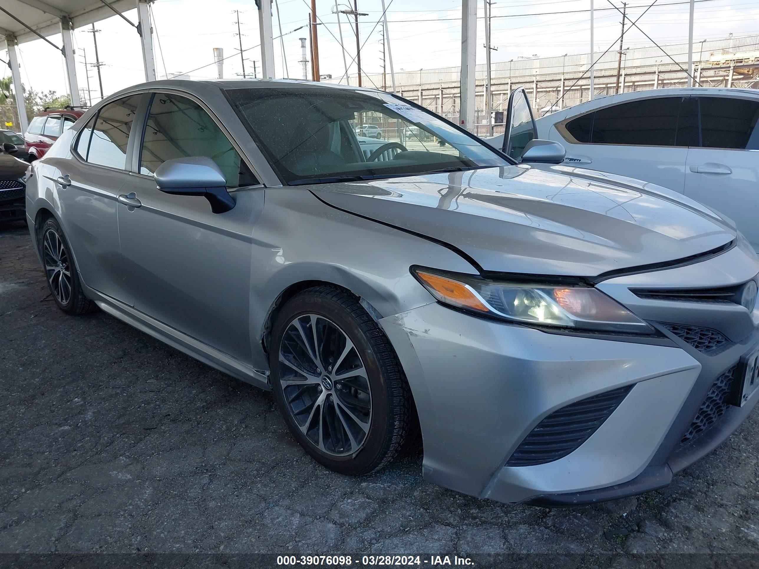 Photo 5 VIN: 4T1B11HK1KU743288 - TOYOTA CAMRY 