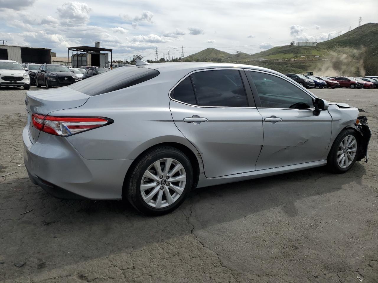 Photo 2 VIN: 4T1B11HK1KU837817 - TOYOTA CAMRY 