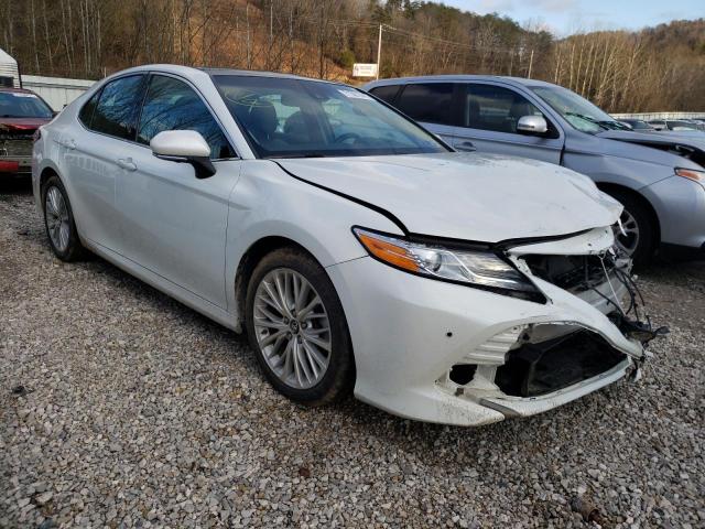 Photo 0 VIN: 4T1B11HK2JU010858 - TOYOTA CAMRY L 