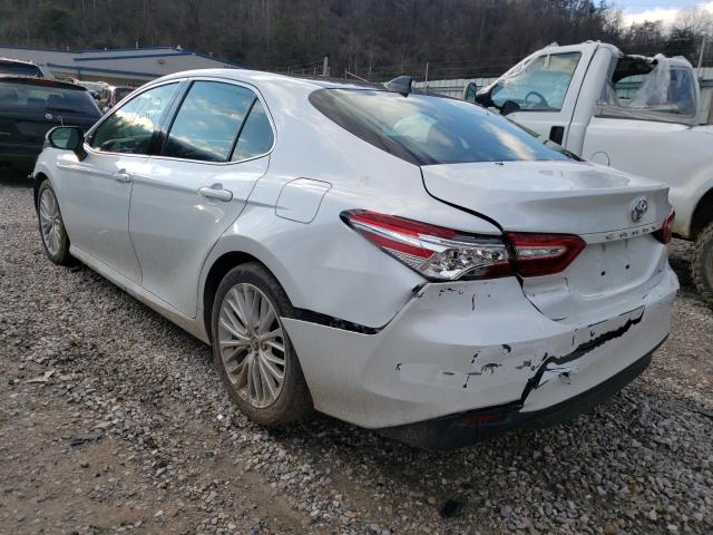 Photo 2 VIN: 4T1B11HK2JU010858 - TOYOTA CAMRY L 