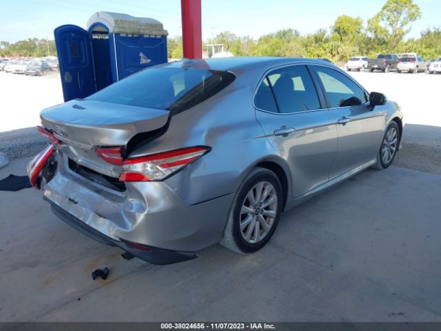 Photo 3 VIN: 4T1B11HK2JU013632 - TOYOTA CAMRY 