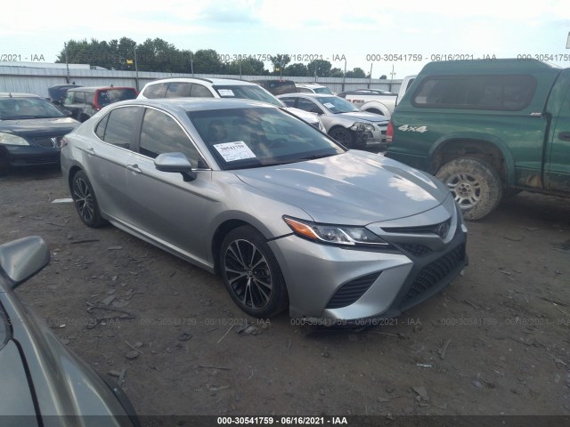 Photo 0 VIN: 4T1B11HK2JU016823 - TOYOTA CAMRY 