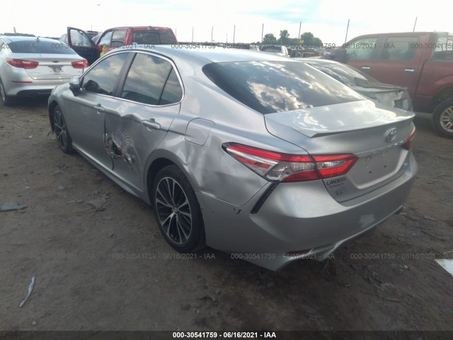 Photo 2 VIN: 4T1B11HK2JU016823 - TOYOTA CAMRY 