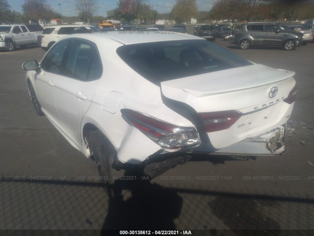 Photo 2 VIN: 4T1B11HK2JU034710 - TOYOTA CAMRY 