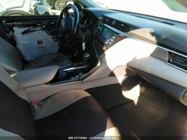 Photo 4 VIN: 4T1B11HK2JU037901 - TOYOTA CAMRY 