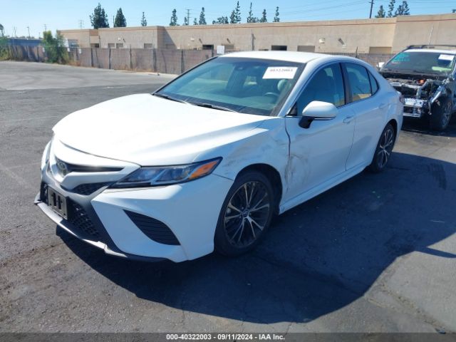 Photo 1 VIN: 4T1B11HK2JU047490 - TOYOTA CAMRY 