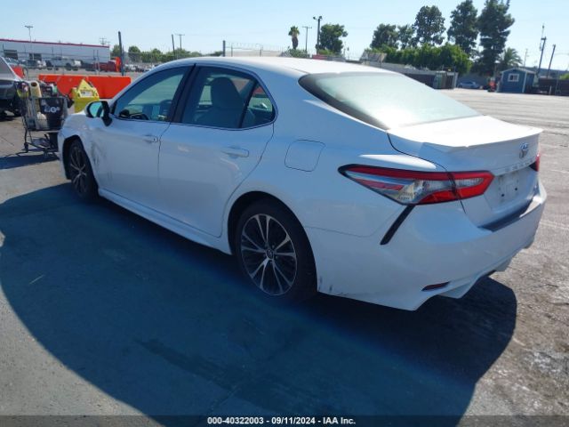 Photo 2 VIN: 4T1B11HK2JU047490 - TOYOTA CAMRY 