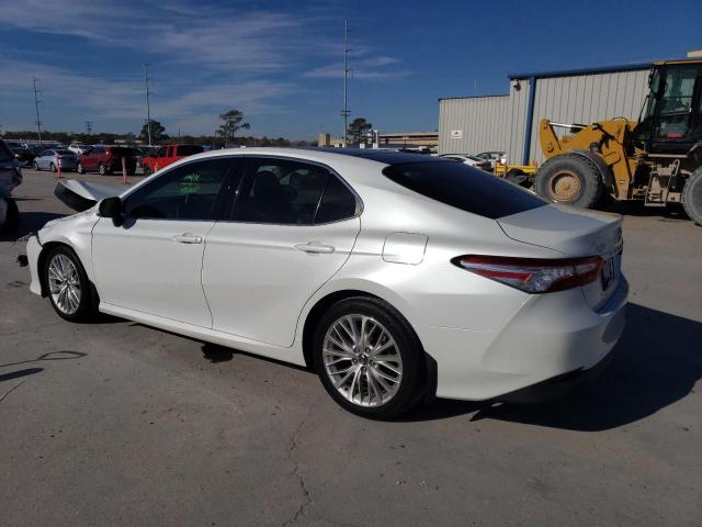 Photo 1 VIN: 4T1B11HK2JU052950 - TOYOTA CAMRY 