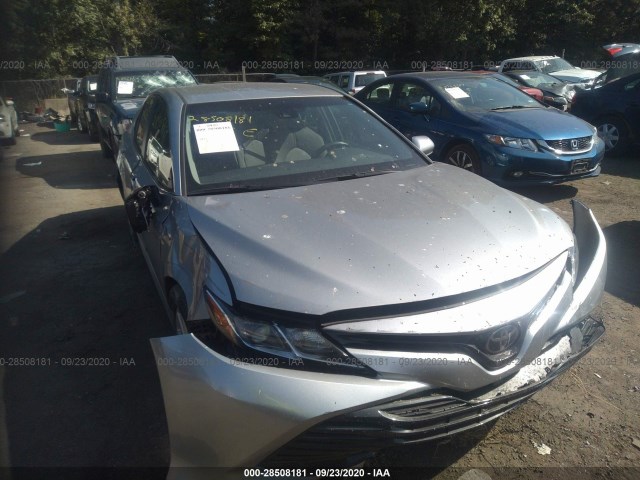 Photo 5 VIN: 4T1B11HK2JU058618 - TOYOTA CAMRY 