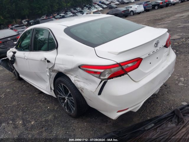 Photo 2 VIN: 4T1B11HK2JU073622 - TOYOTA CAMRY 