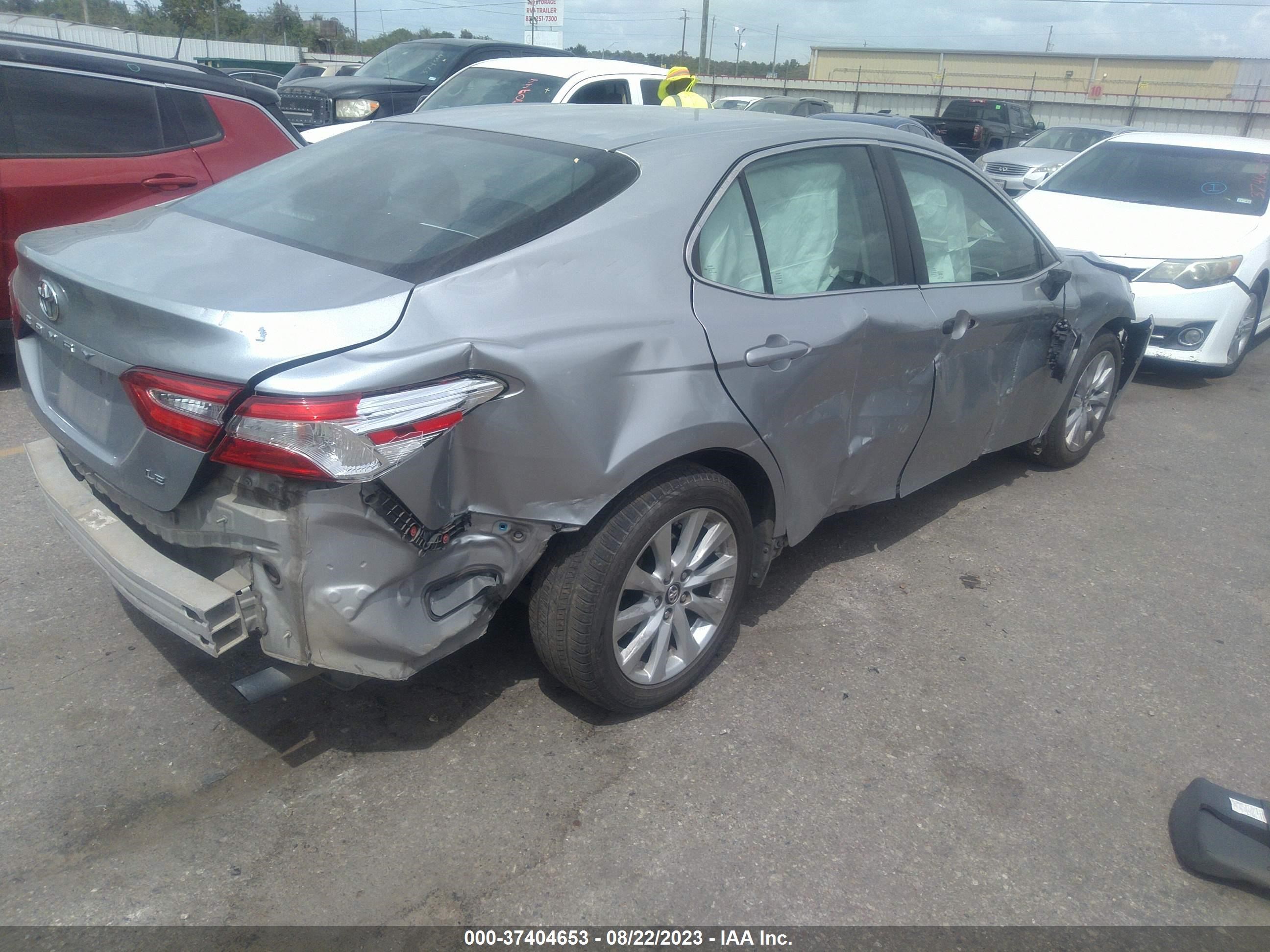 Photo 3 VIN: 4T1B11HK2JU075371 - TOYOTA CAMRY 