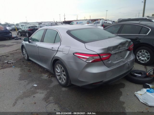 Photo 2 VIN: 4T1B11HK2JU081378 - TOYOTA CAMRY 