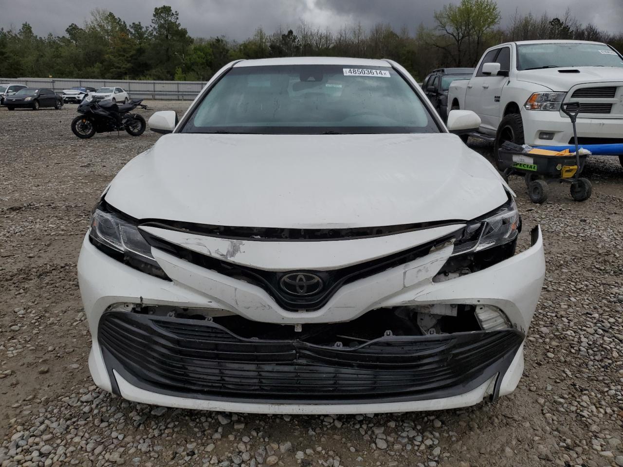 Photo 4 VIN: 4T1B11HK2JU095720 - TOYOTA CAMRY 