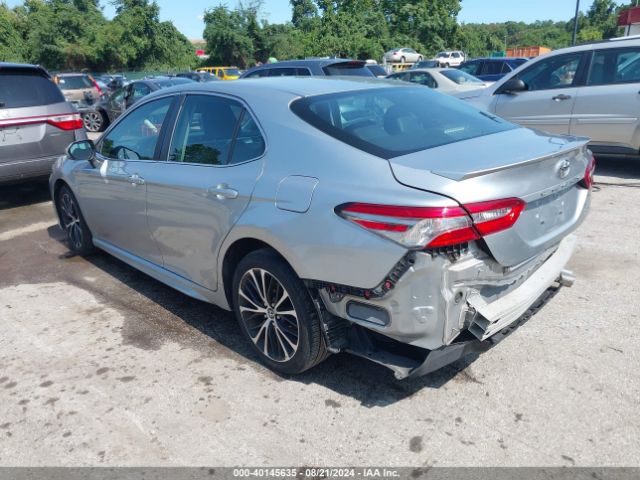 Photo 2 VIN: 4T1B11HK2JU097354 - TOYOTA CAMRY 