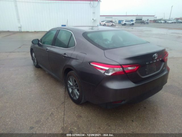 Photo 2 VIN: 4T1B11HK2JU100320 - TOYOTA CAMRY 