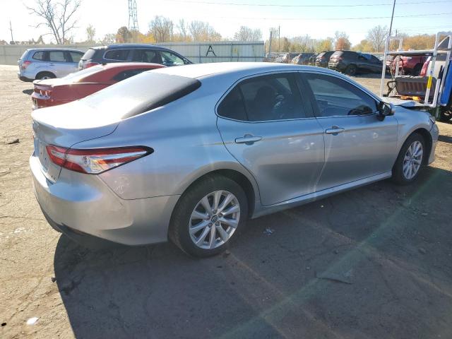 Photo 2 VIN: 4T1B11HK2JU102133 - TOYOTA CAMRY L 