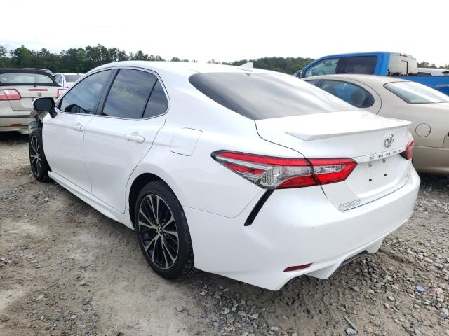 Photo 2 VIN: 4T1B11HK2JU104481 - TOYOTA CAMRY L 