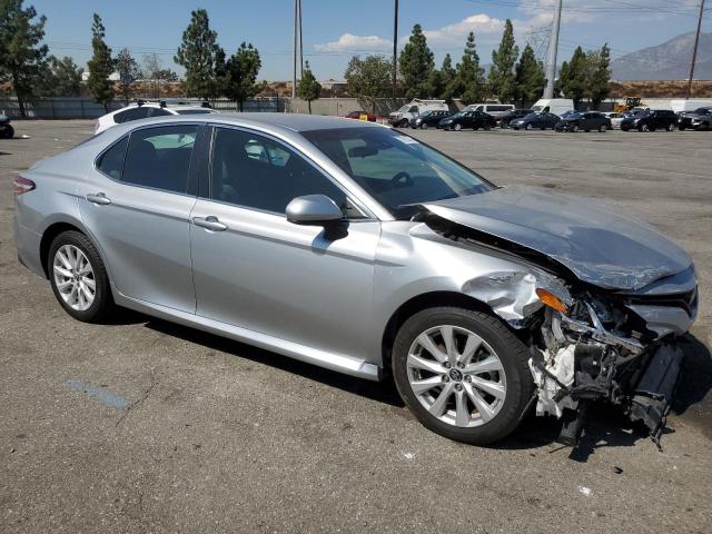 Photo 3 VIN: 4T1B11HK2JU123421 - TOYOTA CAMRY L 