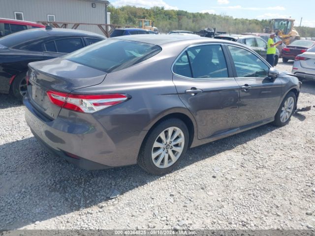 Photo 3 VIN: 4T1B11HK2JU140042 - TOYOTA CAMRY 