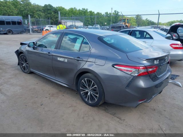 Photo 2 VIN: 4T1B11HK2JU141188 - TOYOTA CAMRY 