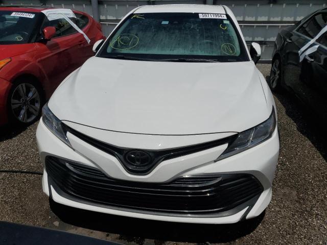 Photo 4 VIN: 4T1B11HK2JU142499 - TOYOTA CAMRY 