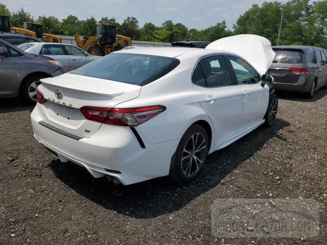 Photo 2 VIN: 4T1B11HK2JU146360 - TOYOTA CAMRY 