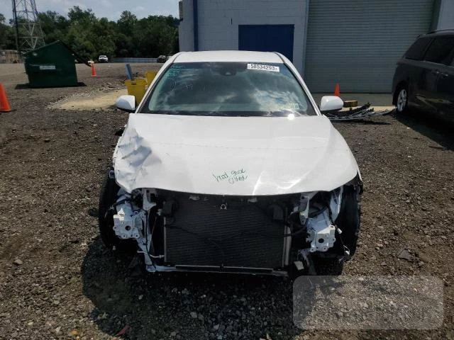 Photo 4 VIN: 4T1B11HK2JU146360 - TOYOTA CAMRY 