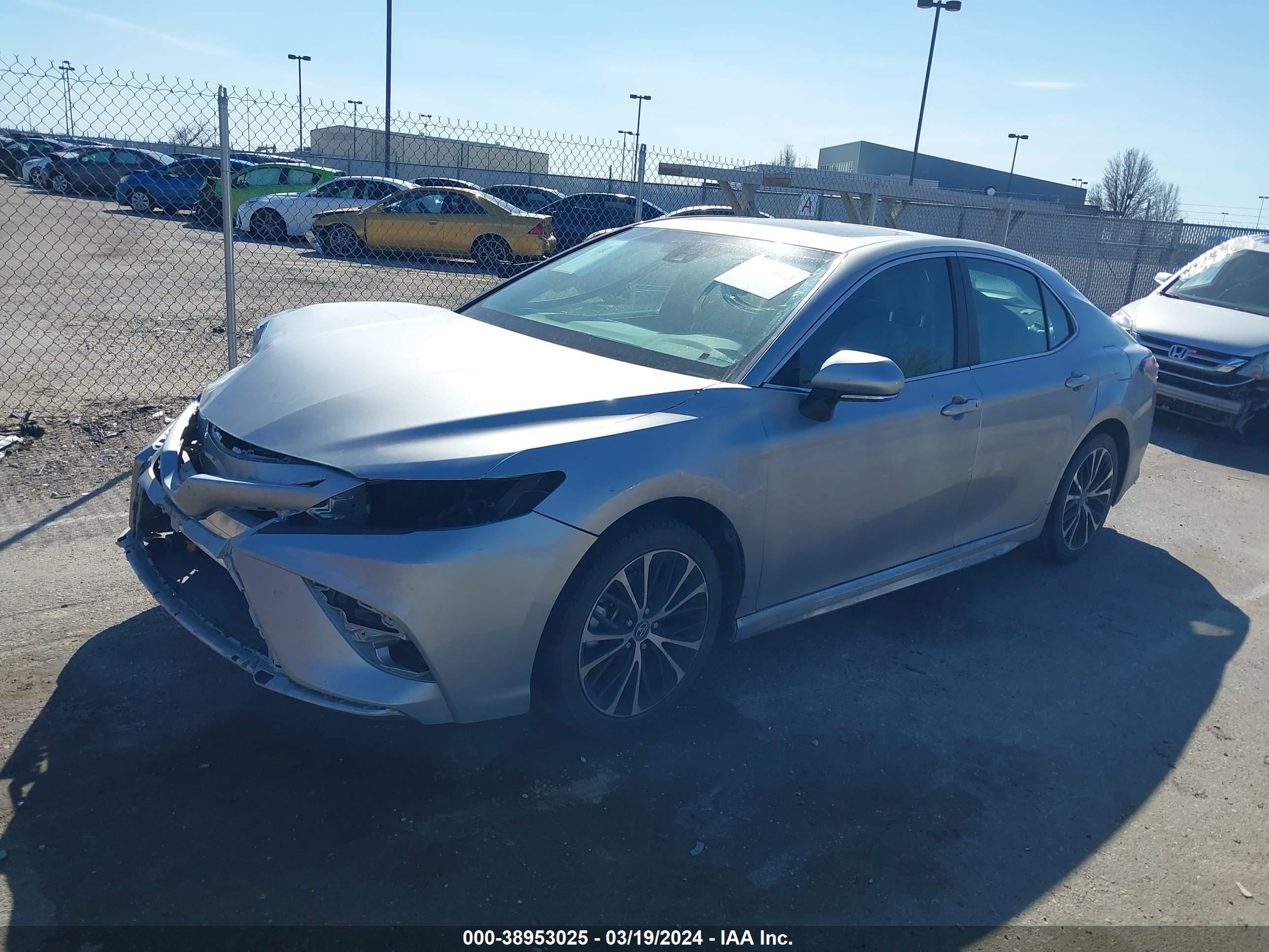 Photo 1 VIN: 4T1B11HK2JU155382 - TOYOTA CAMRY 