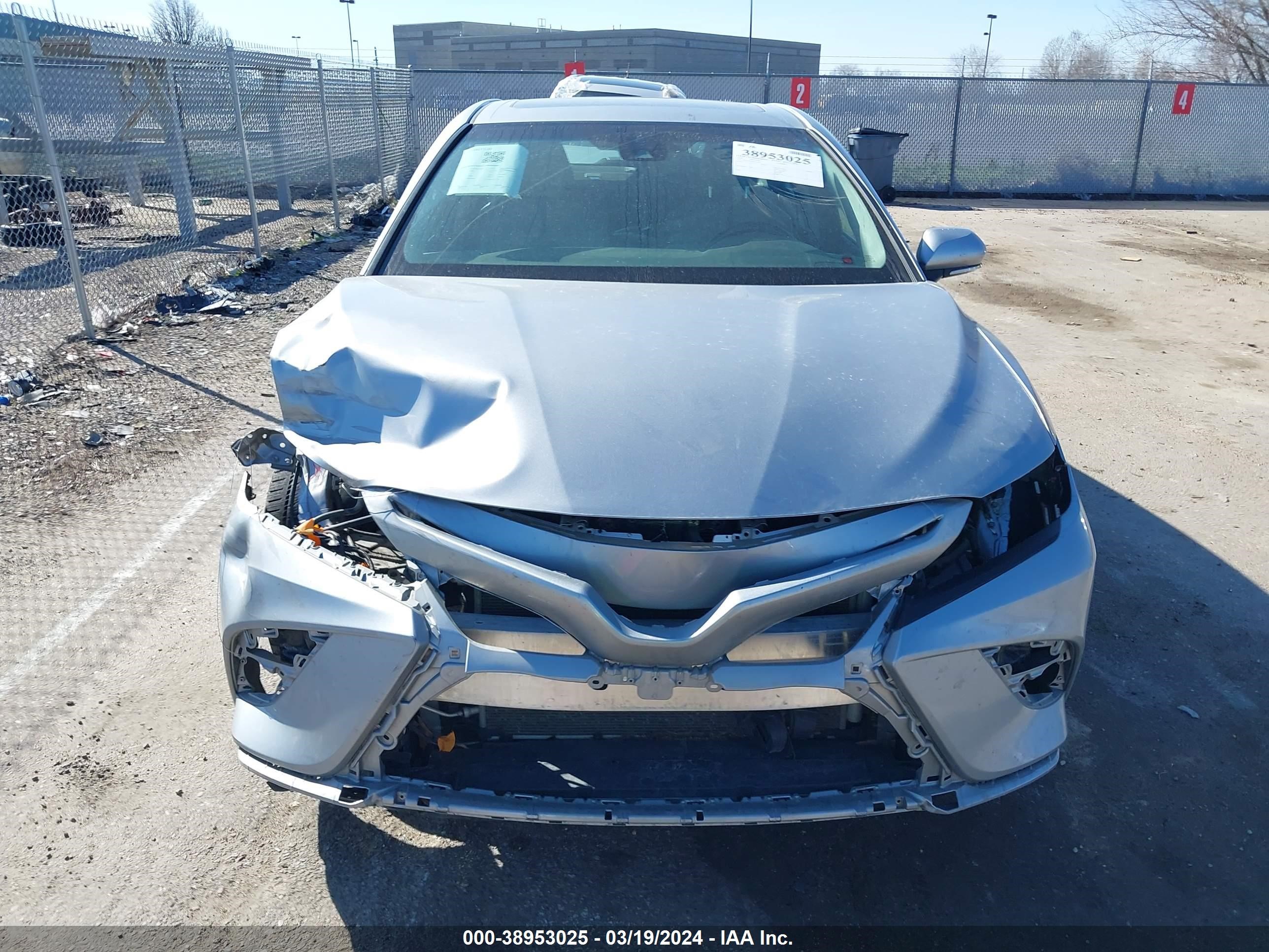 Photo 11 VIN: 4T1B11HK2JU155382 - TOYOTA CAMRY 