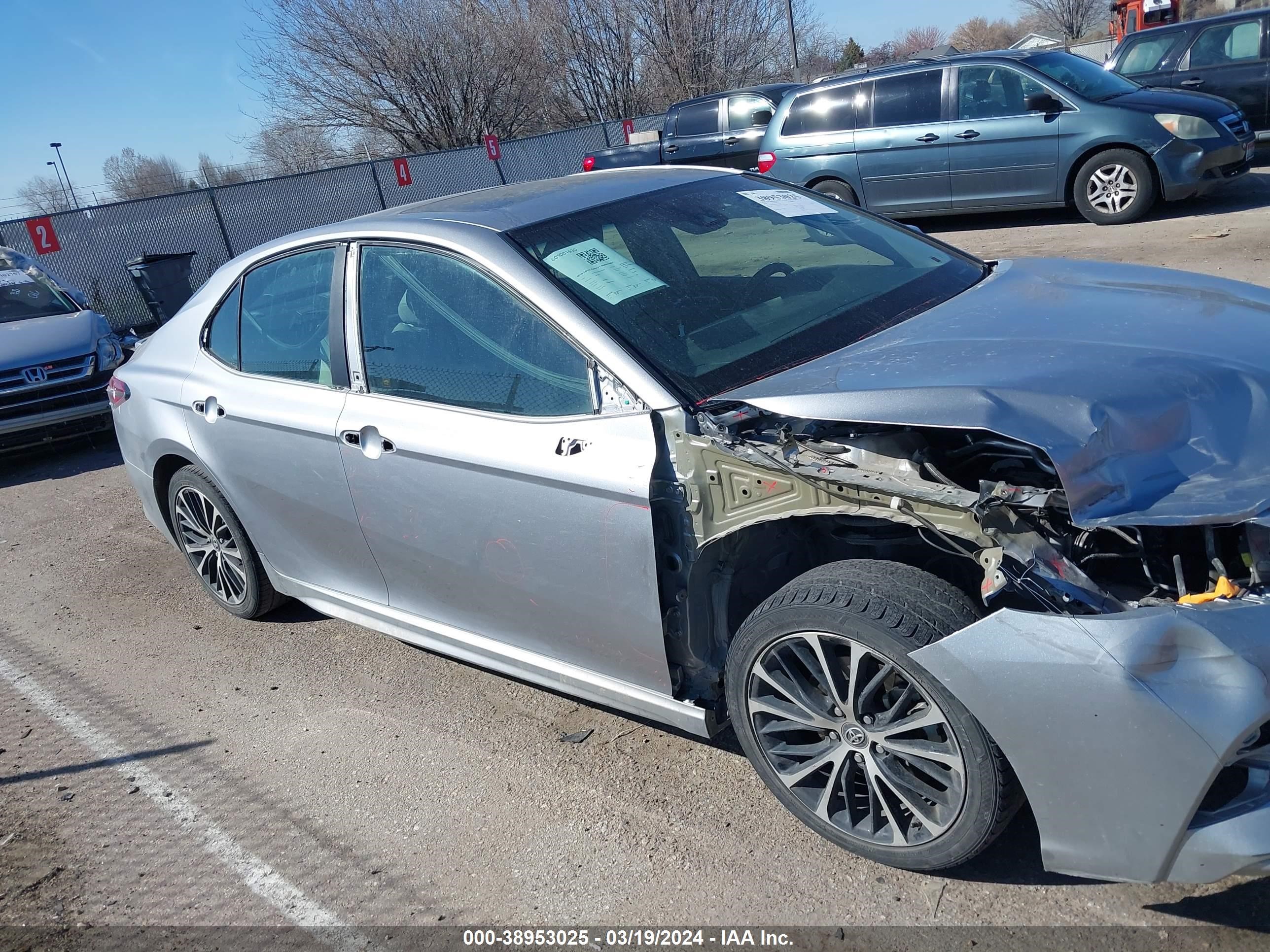 Photo 12 VIN: 4T1B11HK2JU155382 - TOYOTA CAMRY 