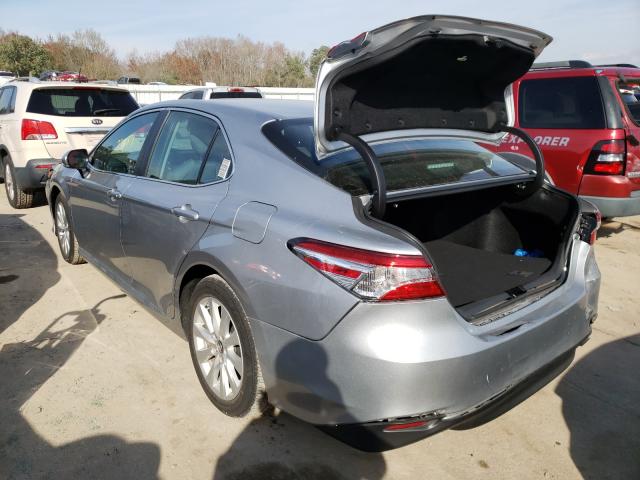 Photo 2 VIN: 4T1B11HK2JU155897 - TOYOTA CAMRY 